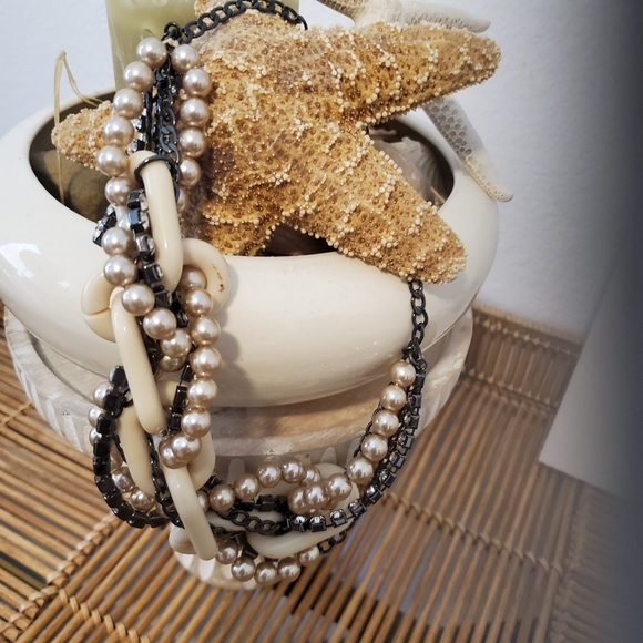 Necklace - Picture 1 of 4